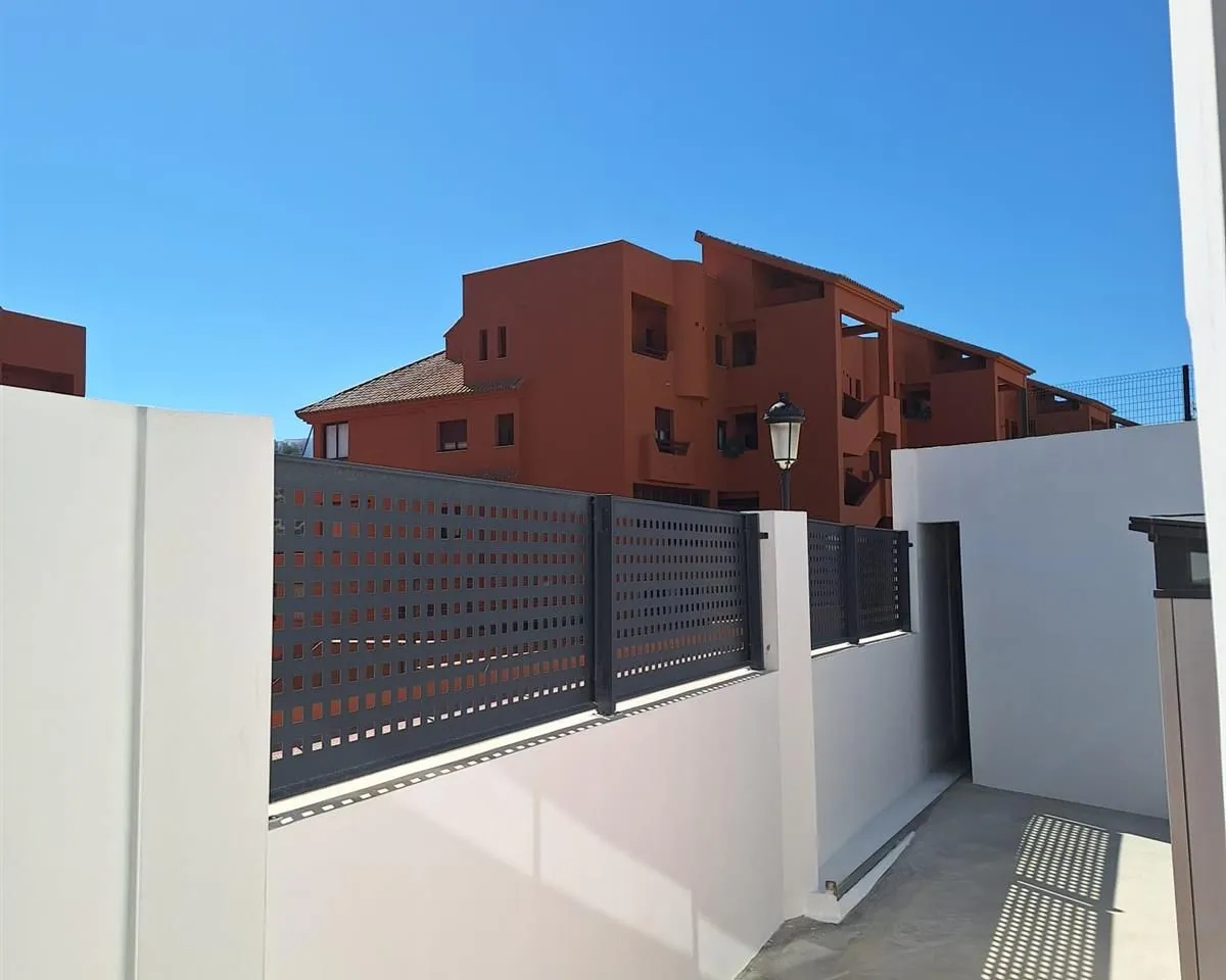 d46e320f-63b1-42d7-b03c-bf96d2ce699d