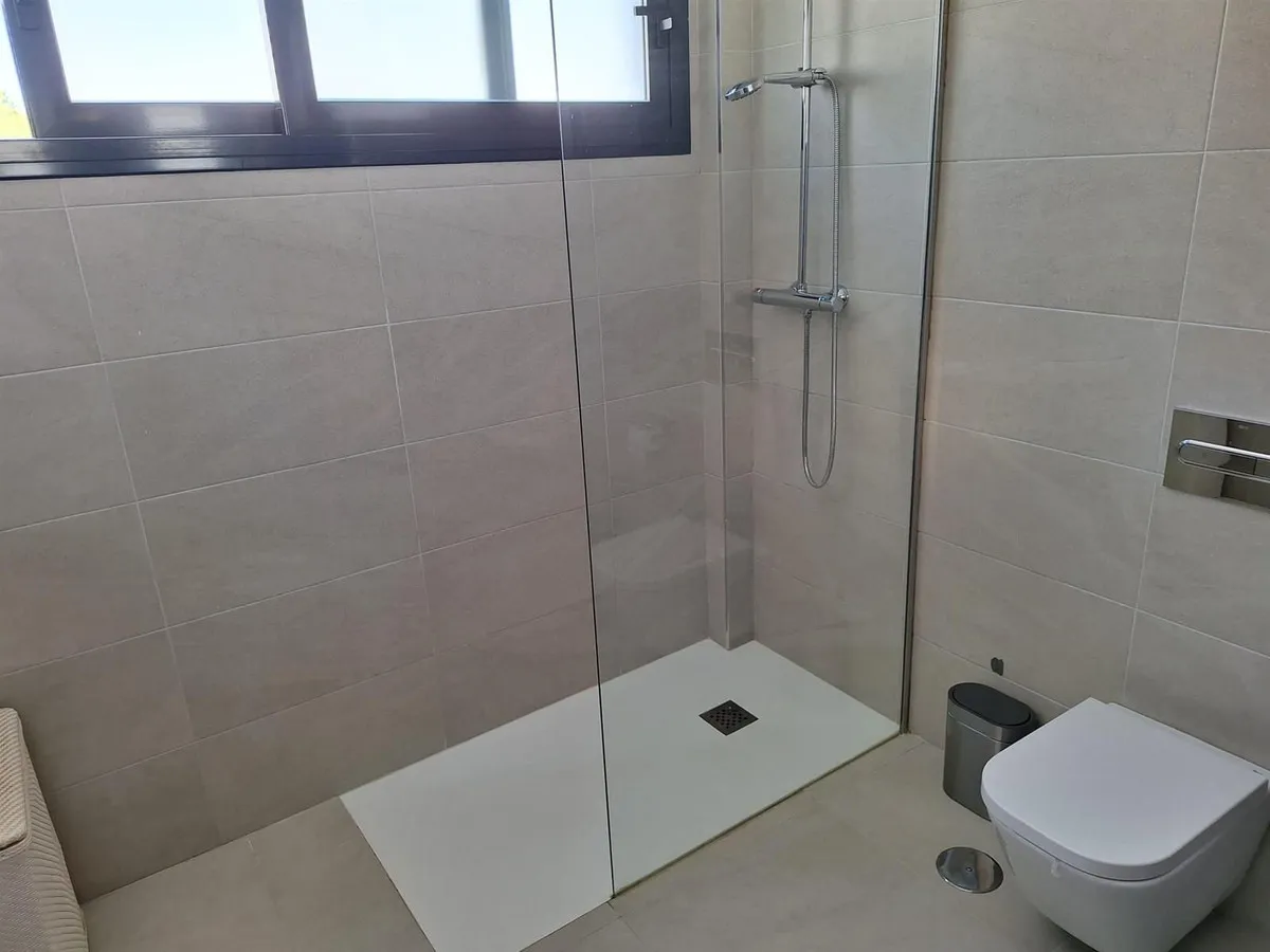 f06fe197-f529-4b1c-95e6-184f48485a74