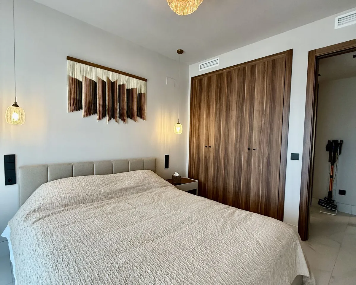 6b006673-6568-4805-9bd4-3c4cd23c5046