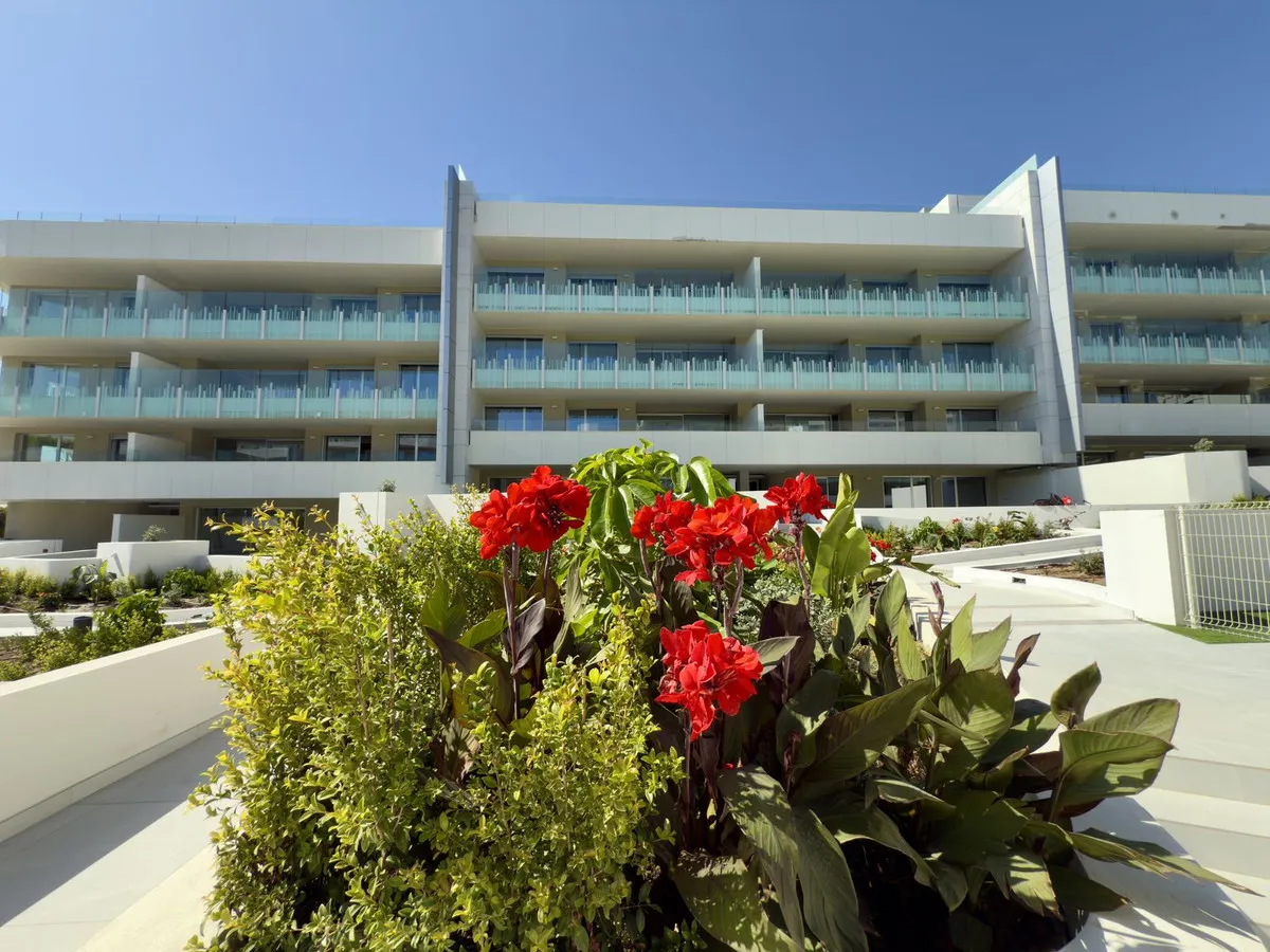 d930c7c4-50cb-4a74-9859-45eb913e5124