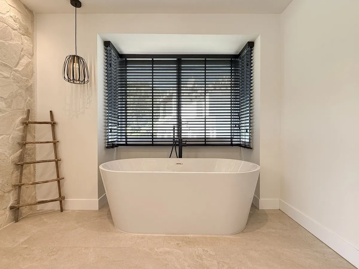 08454ed6-21a8-4151-bf0d-4af48ebfbcde