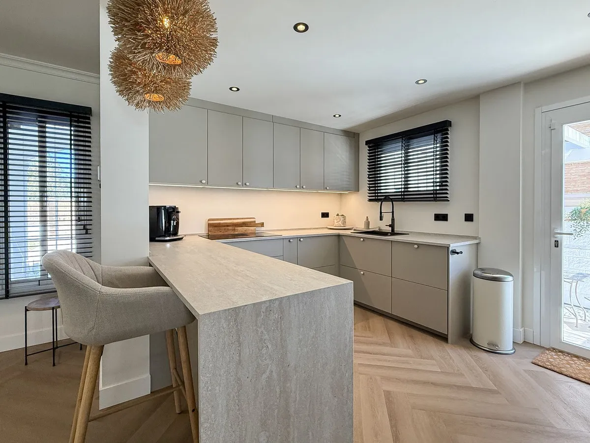 1dee0640-2894-4f7b-b5c9-662768319cb5