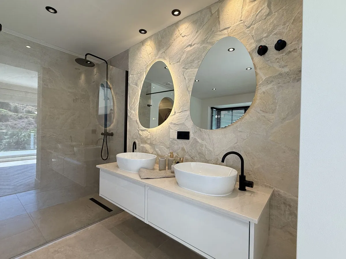 8d412003-8472-492e-9eea-dcf8a63fb2ab