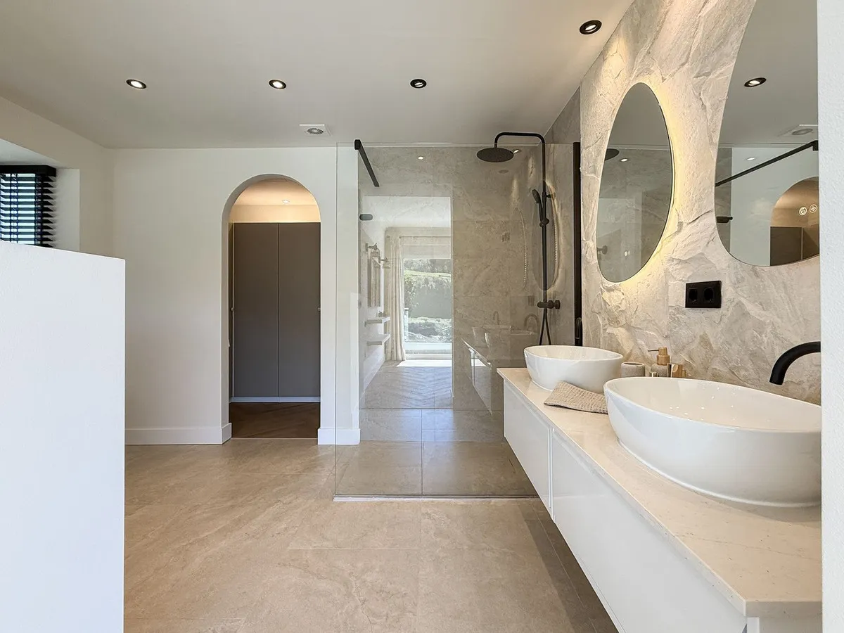 9f166711-00bd-4f72-8868-476e0bca24f8