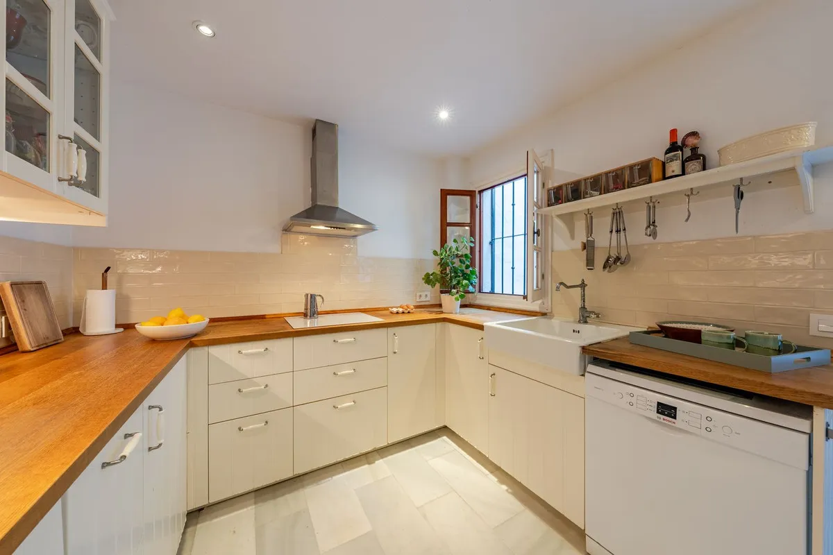 4c328c7a-27a6-4512-94f1-9c3c605d315b