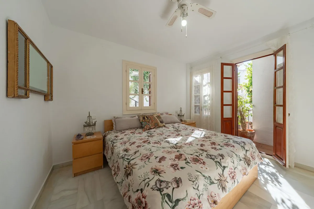 9d8baf86-40b6-402a-8cb0-8b3aed2a56ba