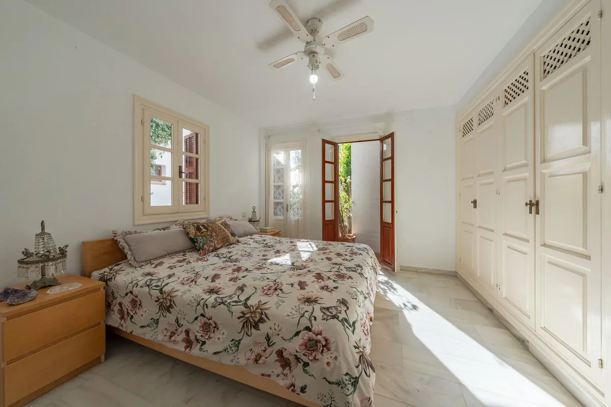 a084e82e-8b32-472a-9a2c-390c961cd3f3