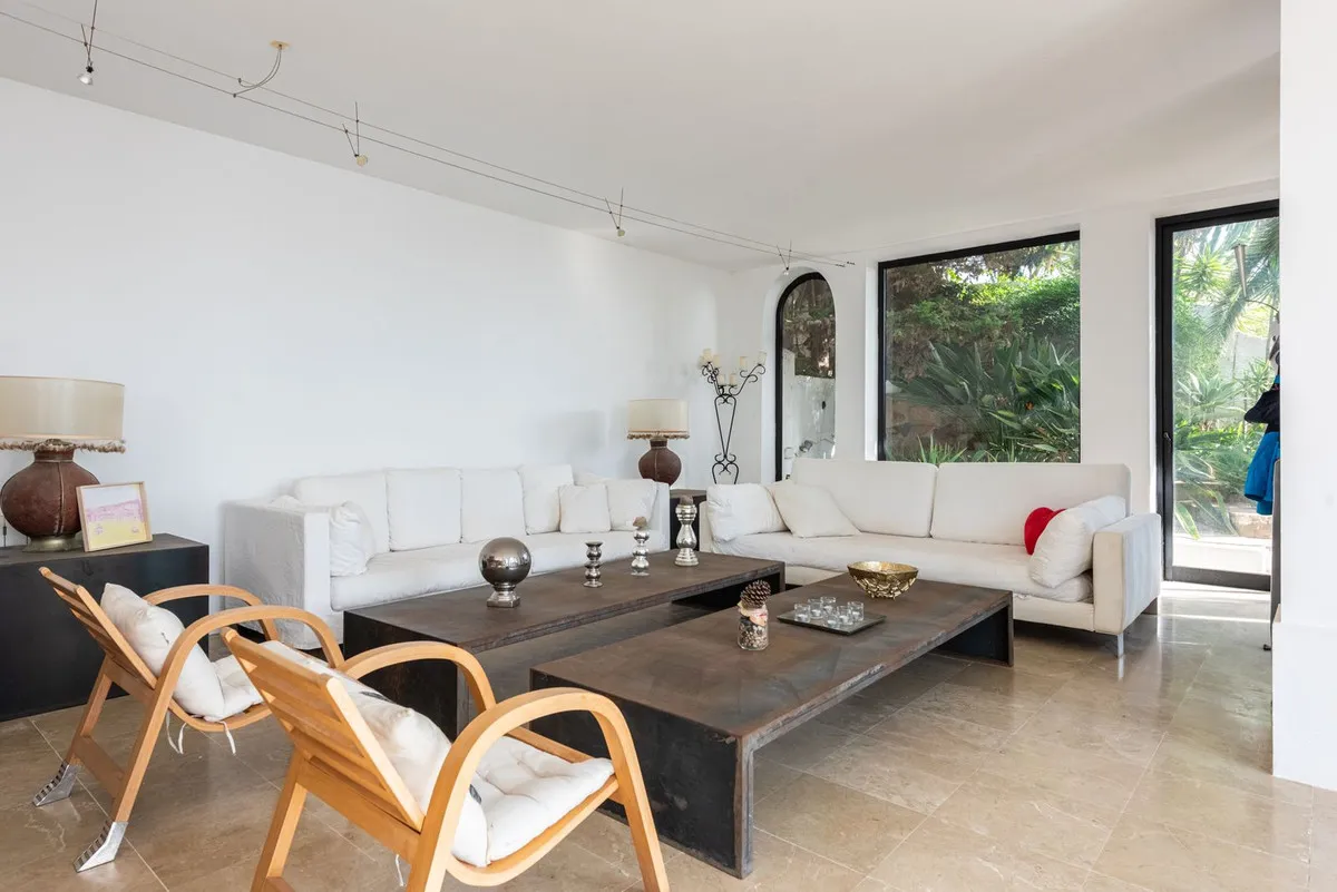 09c03704-34b1-4ffe-a67e-38c10e9ab69c