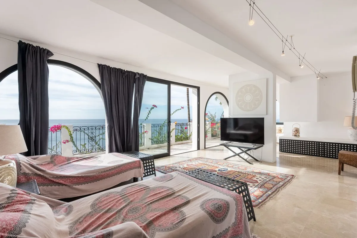 d32afa0b-e006-4294-9955-6d428f41f9f8