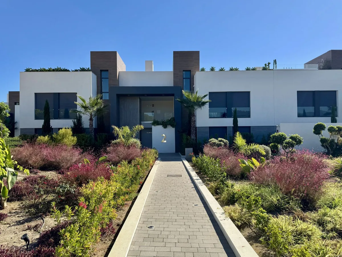 d93bc70e-58c6-4501-87a8-bd4001715548