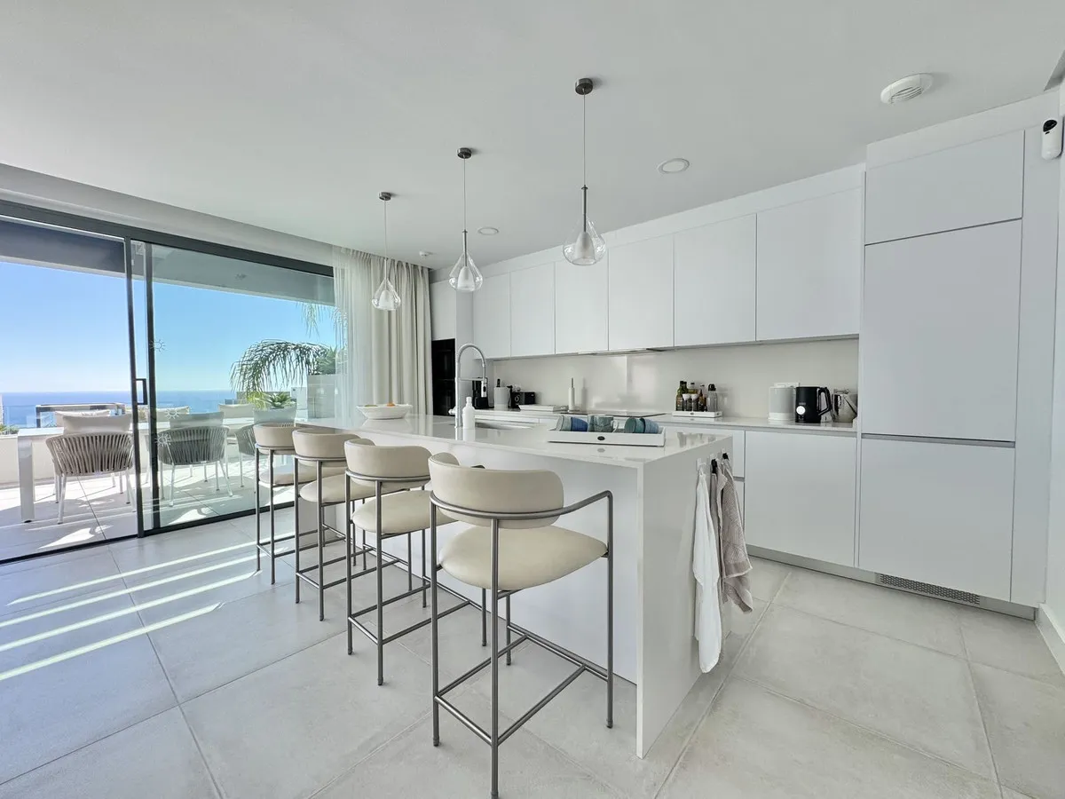 f4231d11-da9c-4f23-9bd6-06f71392d203