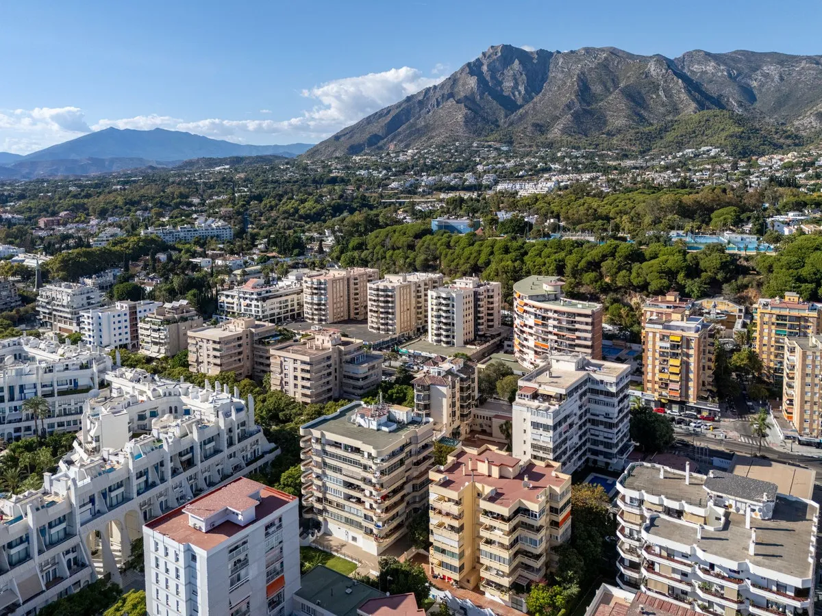 7ece14b7-7a44-43b4-8b70-637e6aff4804