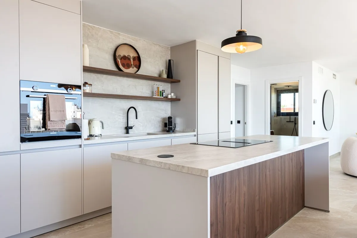 9545dfac-8fce-43b3-a980-5f3f981e8974