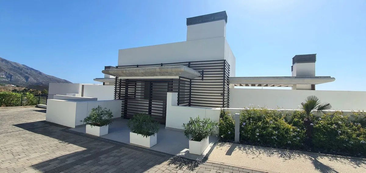 357d7683-843b-47dc-a2ab-1c3b2310ec31