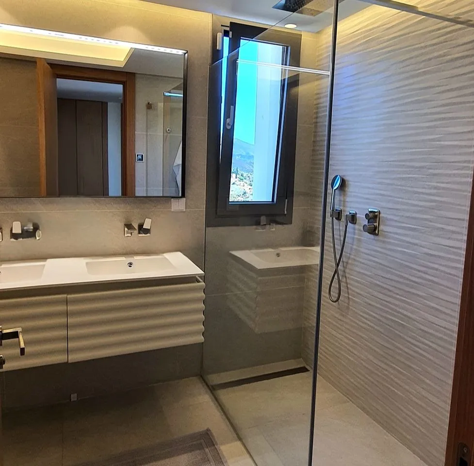 d06d5da9-44c4-4677-b286-853d6fa25772