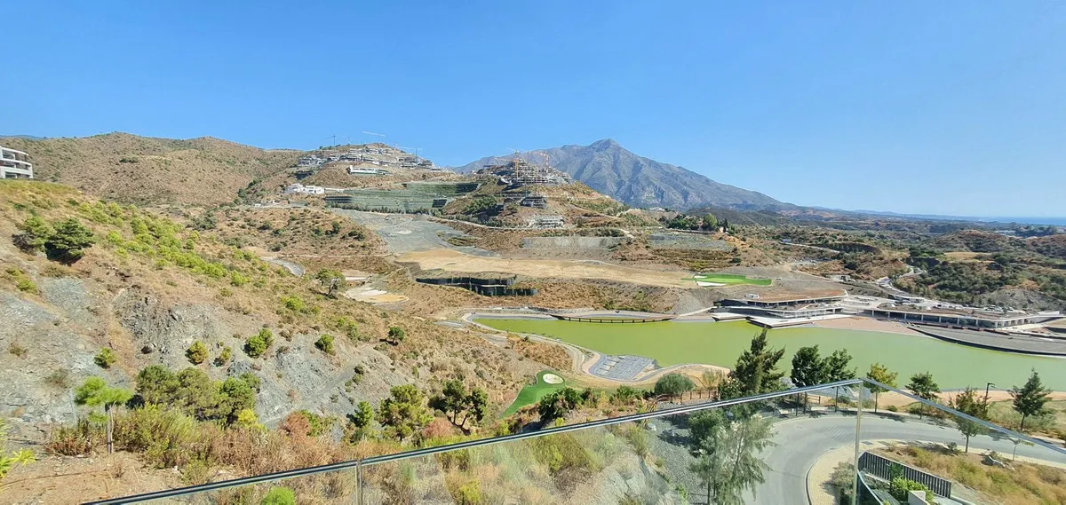 d2f01370-1777-47e1-bc59-33e9d4e99bd9