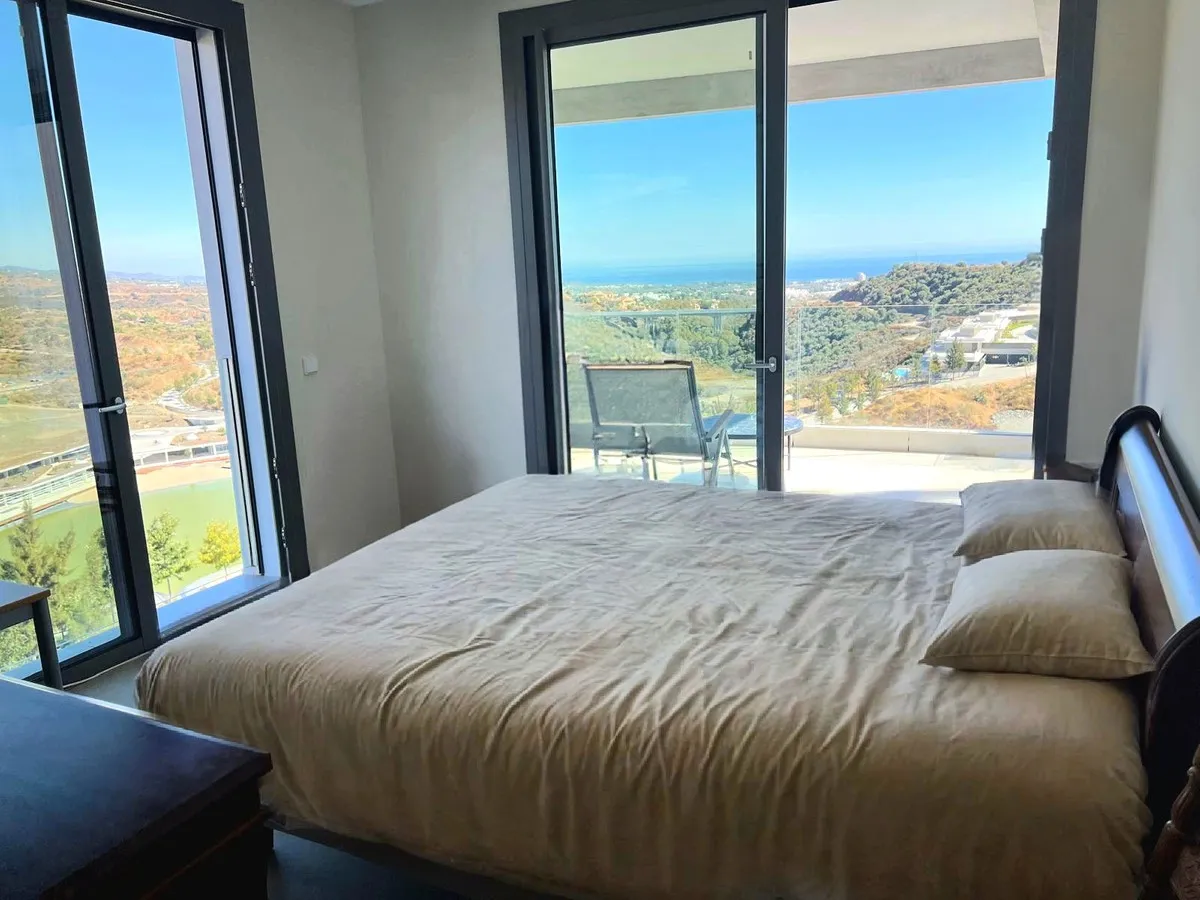 f0ebb5e8-921c-461c-8b87-bbbec810dd19