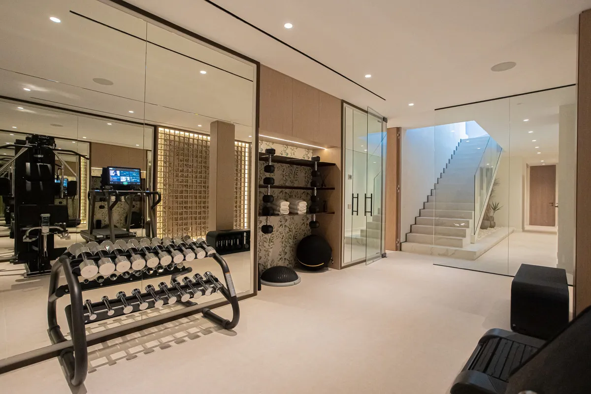 f3ac6187-1d30-47b9-993b-6d76125b5c22