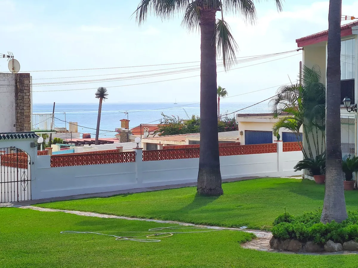 2fb6af23-de4f-40af-a1a1-16eb71eba6a0