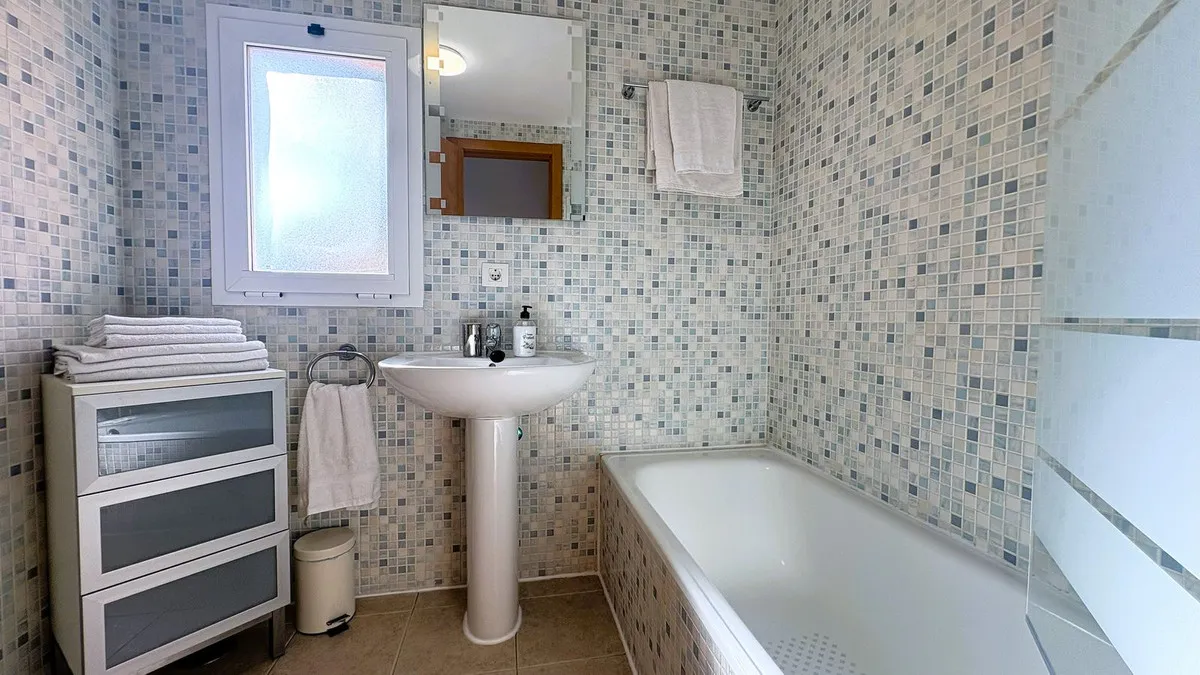 e6816b2c-343c-4b29-a8a8-e0e52a082c12