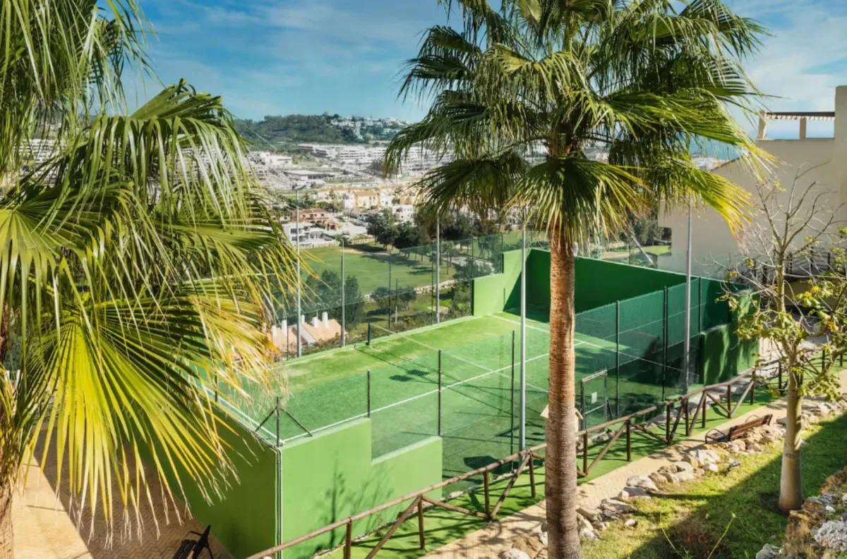 3af44fde-3c38-40e2-bd76-703677183152