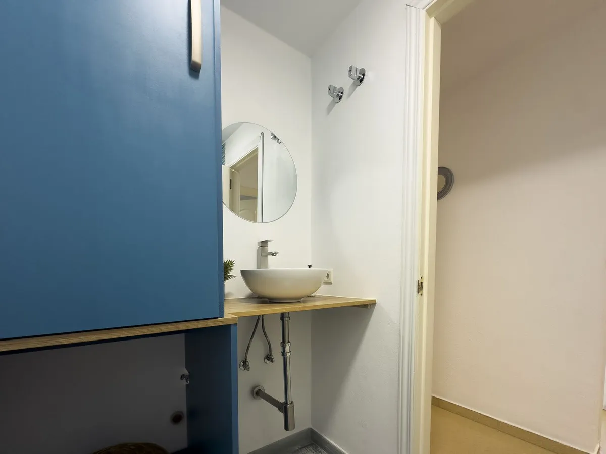 1749d793-efd2-41d8-96a0-f73323cc2477