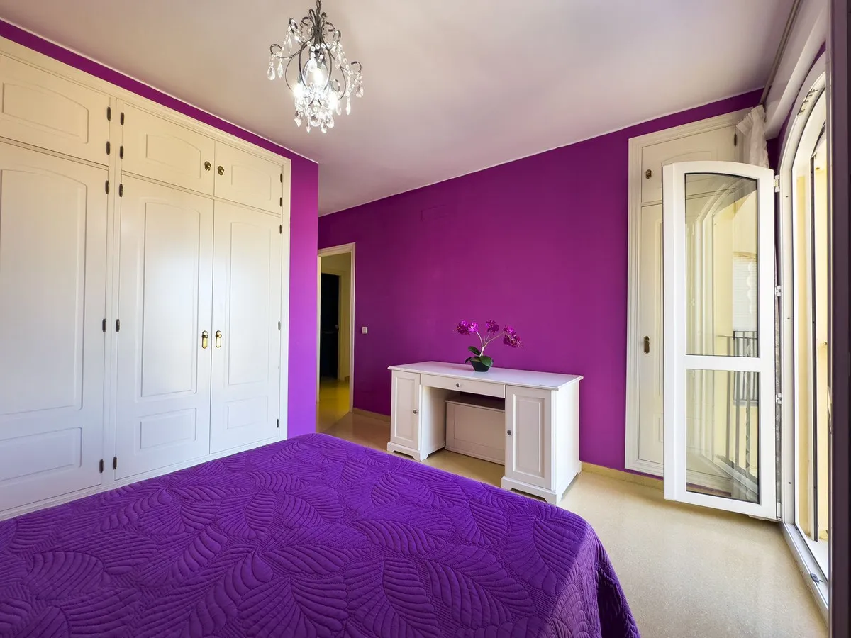 718ab9ec-f7d4-469e-8623-8d31ea8c015b