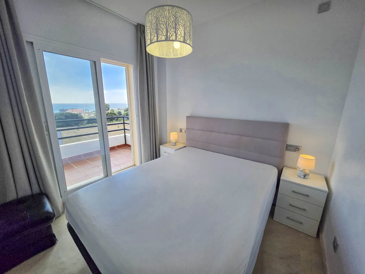 1b37427b-a74f-4f00-8f74-fd1be69133ec