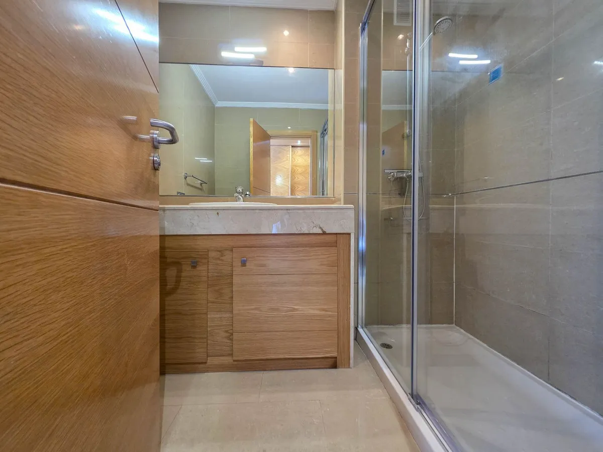 ae5d43ab-63e0-45b4-8b88-85611bb2198b