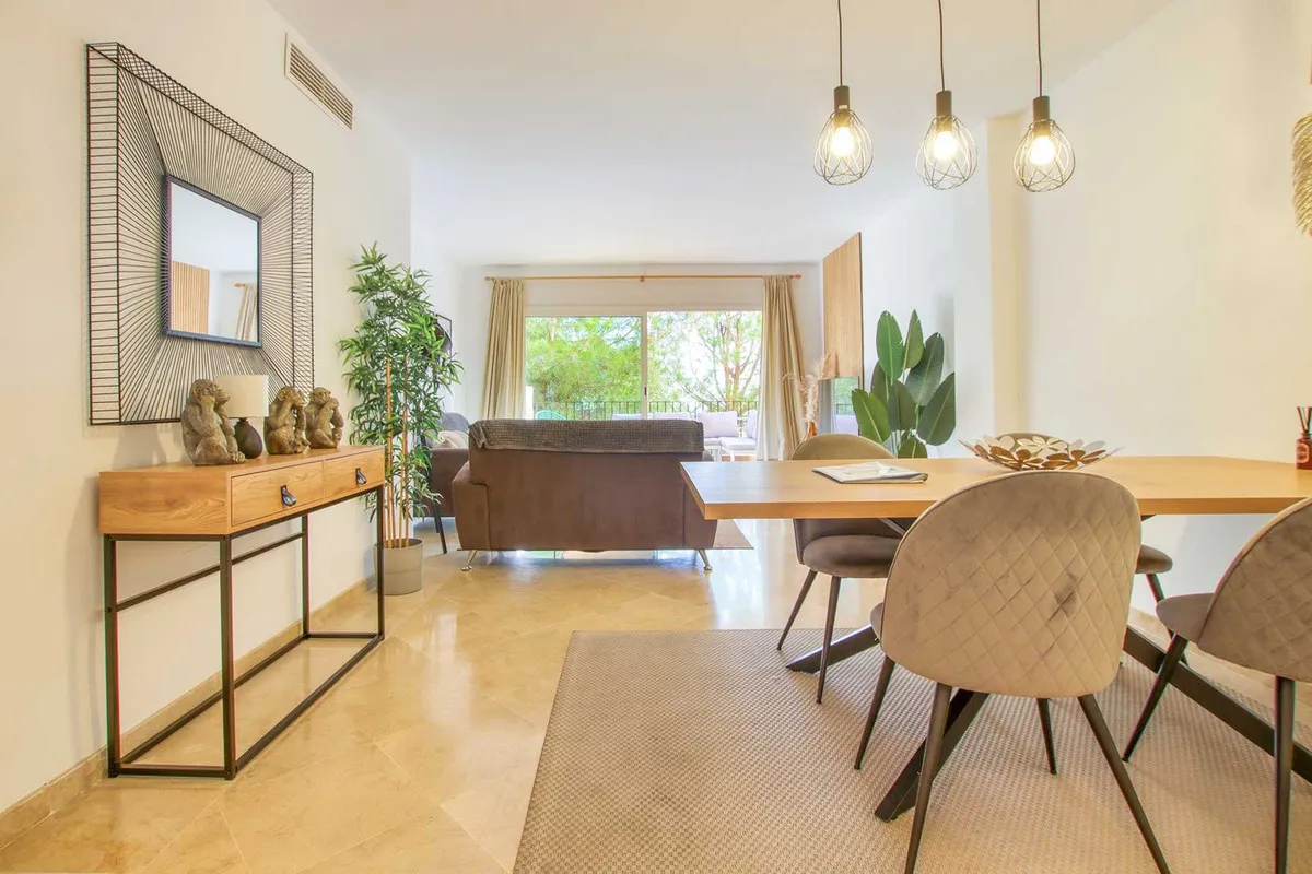 b9e9e76d-e142-4c87-b53a-914858910739