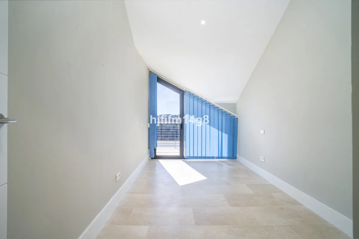 9ea92105-3f4d-4f54-aa1e-89610776e661