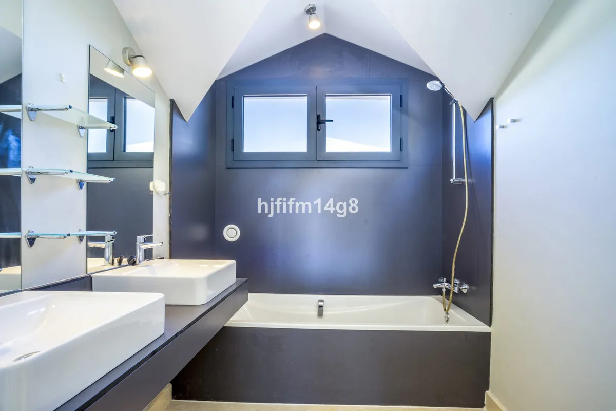 a24d9782-26c5-4da1-8646-f6d3c5e79b71