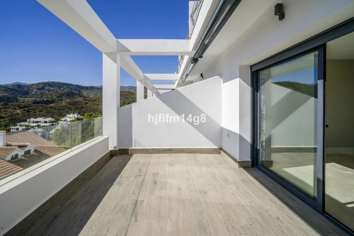 a82eff4b-e401-4662-a02b-52865e6da432