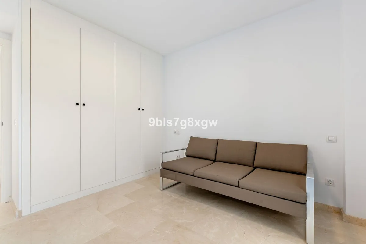 e7a605e5-7318-46a4-8a97-d5eb1076bd43