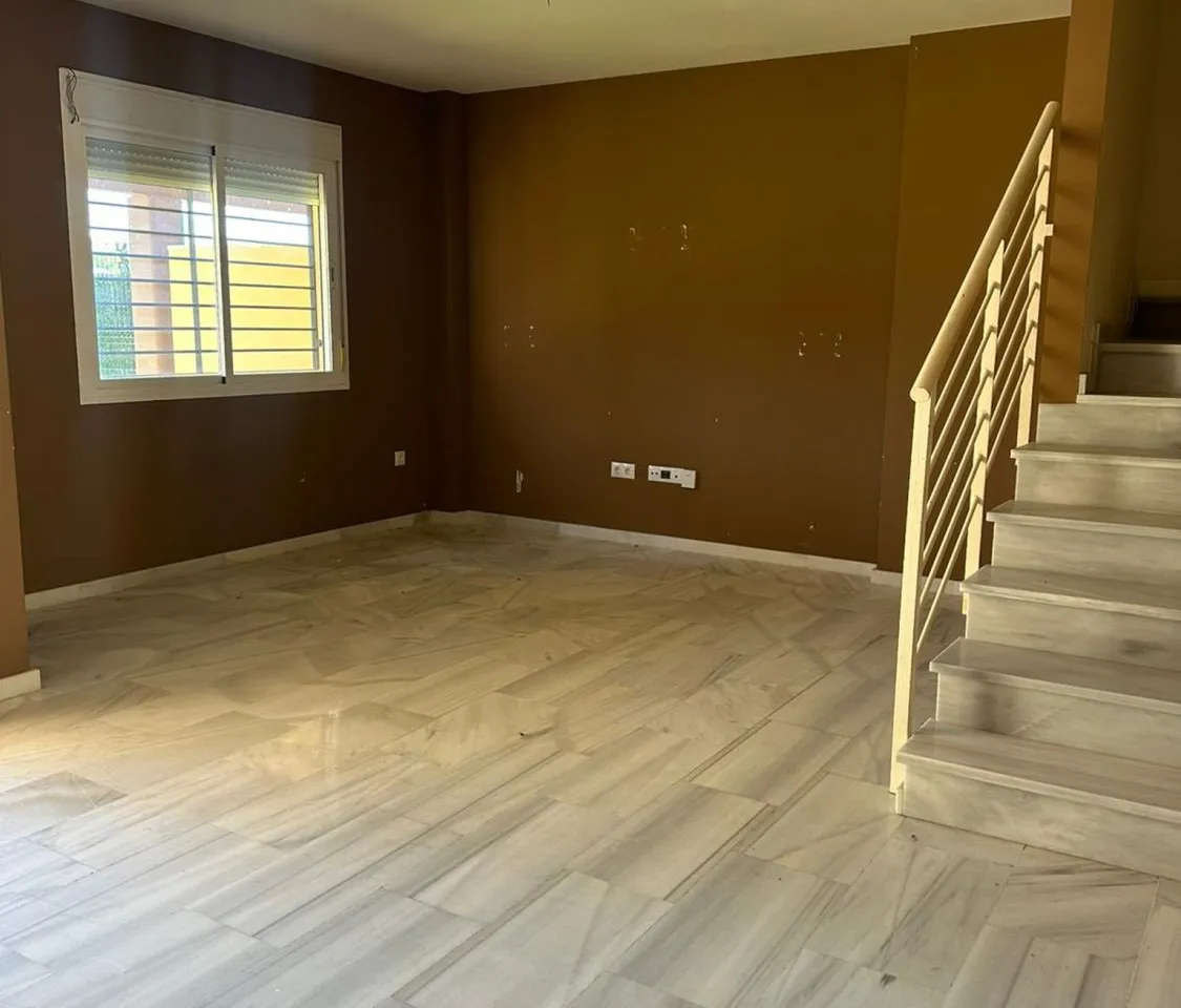 10deb608-a372-405c-9764-48e66eebe6eb