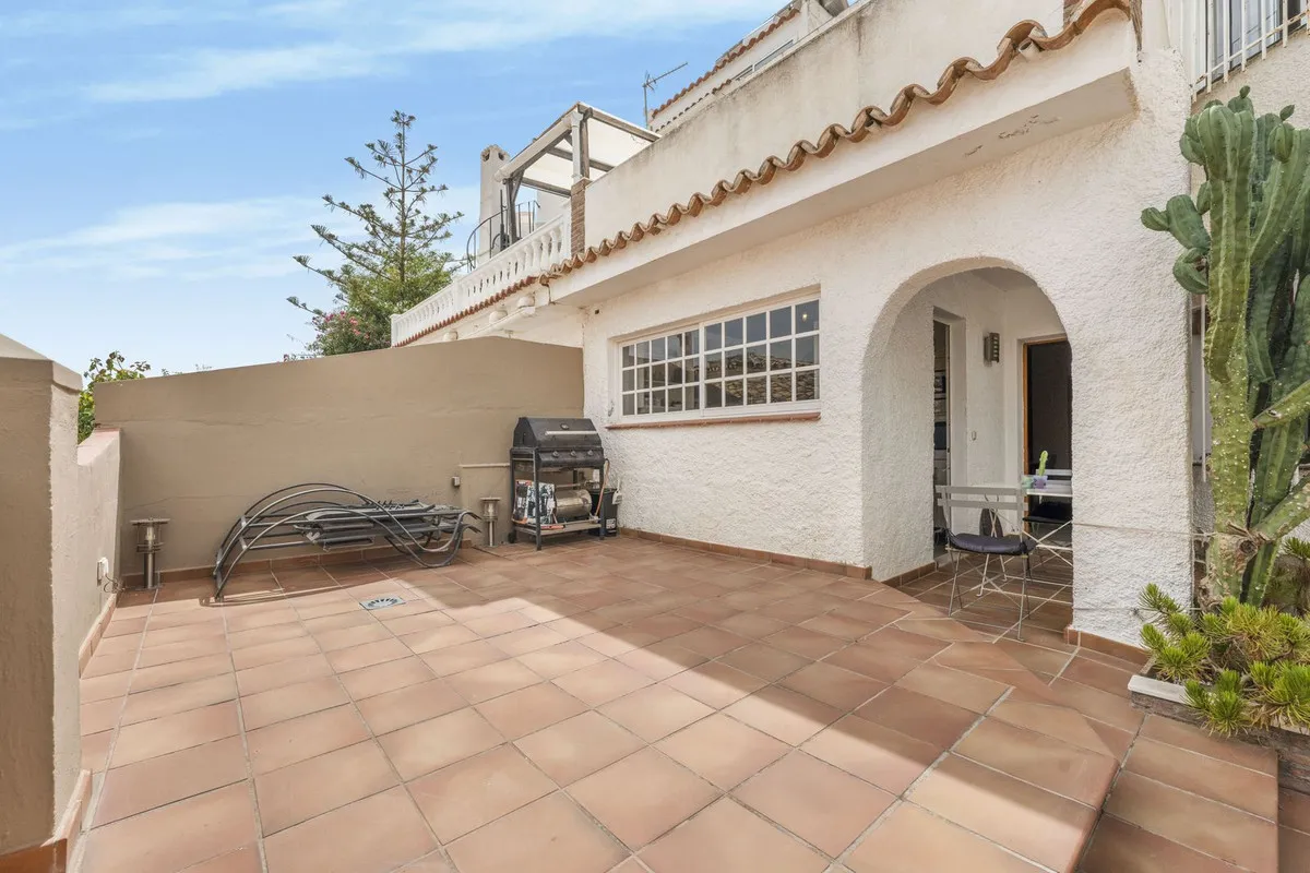 51fad956-5e0c-4bba-8145-de1fd505716c