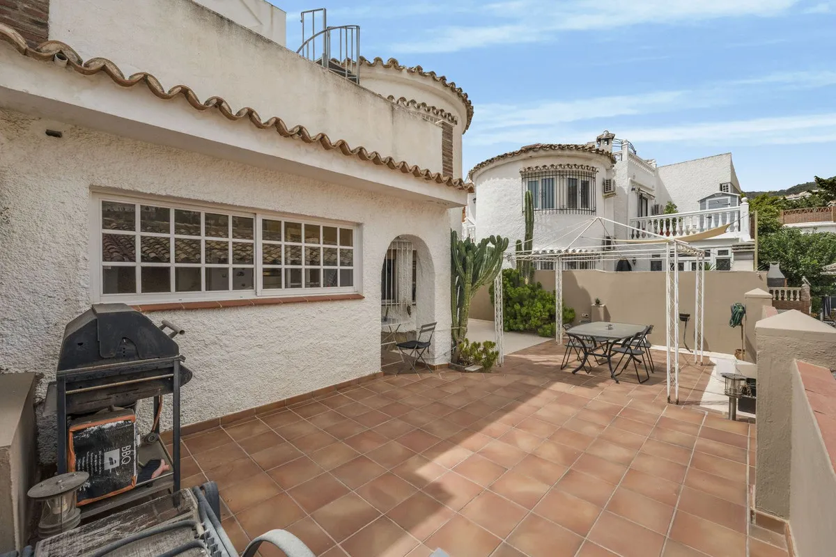 547e4d8c-37ad-4c1a-8eec-0daa3d4c6ed2