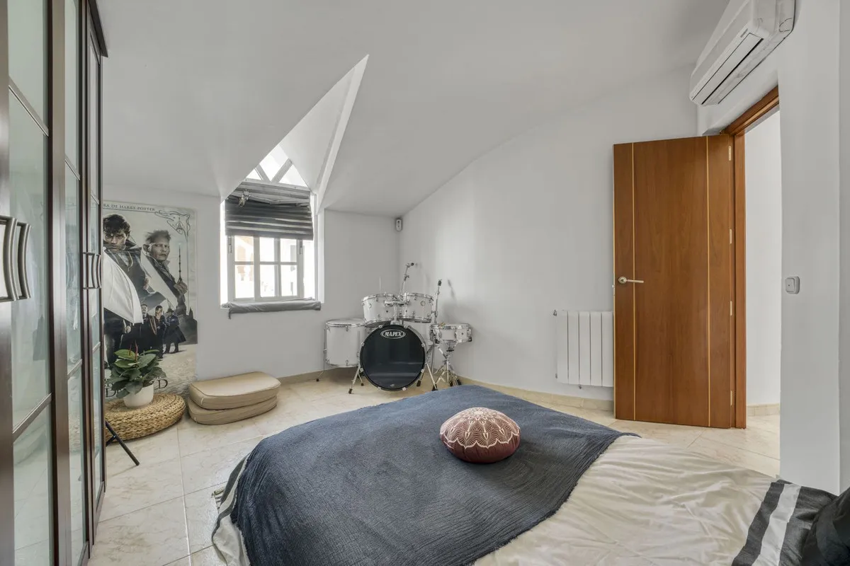 ca8e055a-76df-43f8-9529-6386958b1786