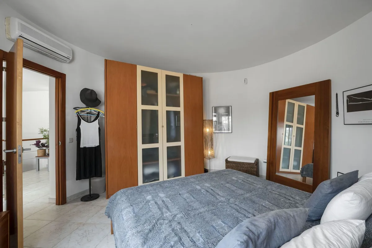 d1af4dba-fa27-4203-bcff-fb8ef663ea75