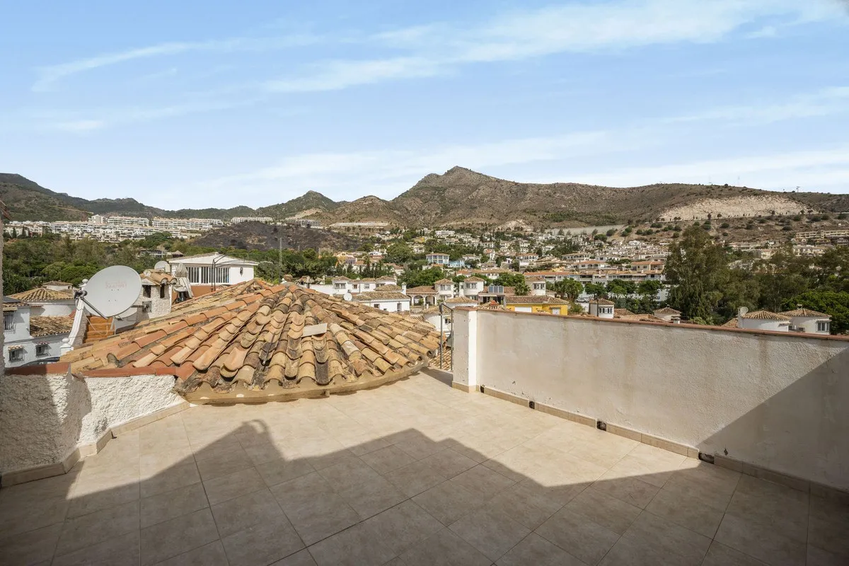 d4b3627d-7c14-439d-85ad-87b65d63d836