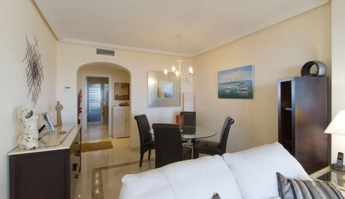 1ebf7175-4c27-40a6-96a9-3b48d2b50eaa