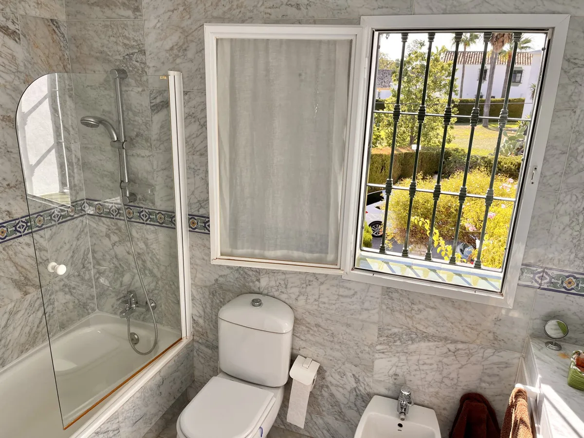 816c4a24-fe6f-42dc-a6d8-75e8985d206b