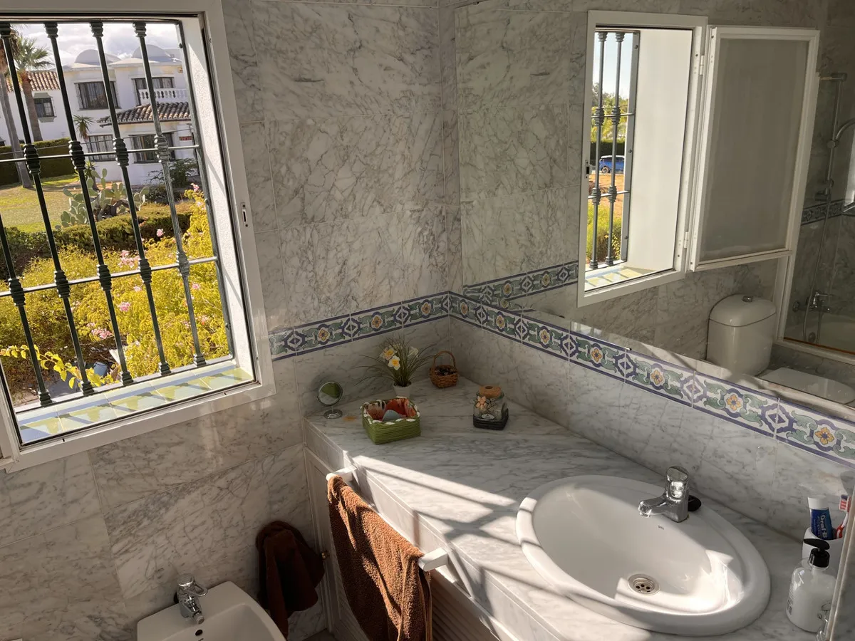 9aa9c2f8-9ab3-43e5-b600-359907eec5eb