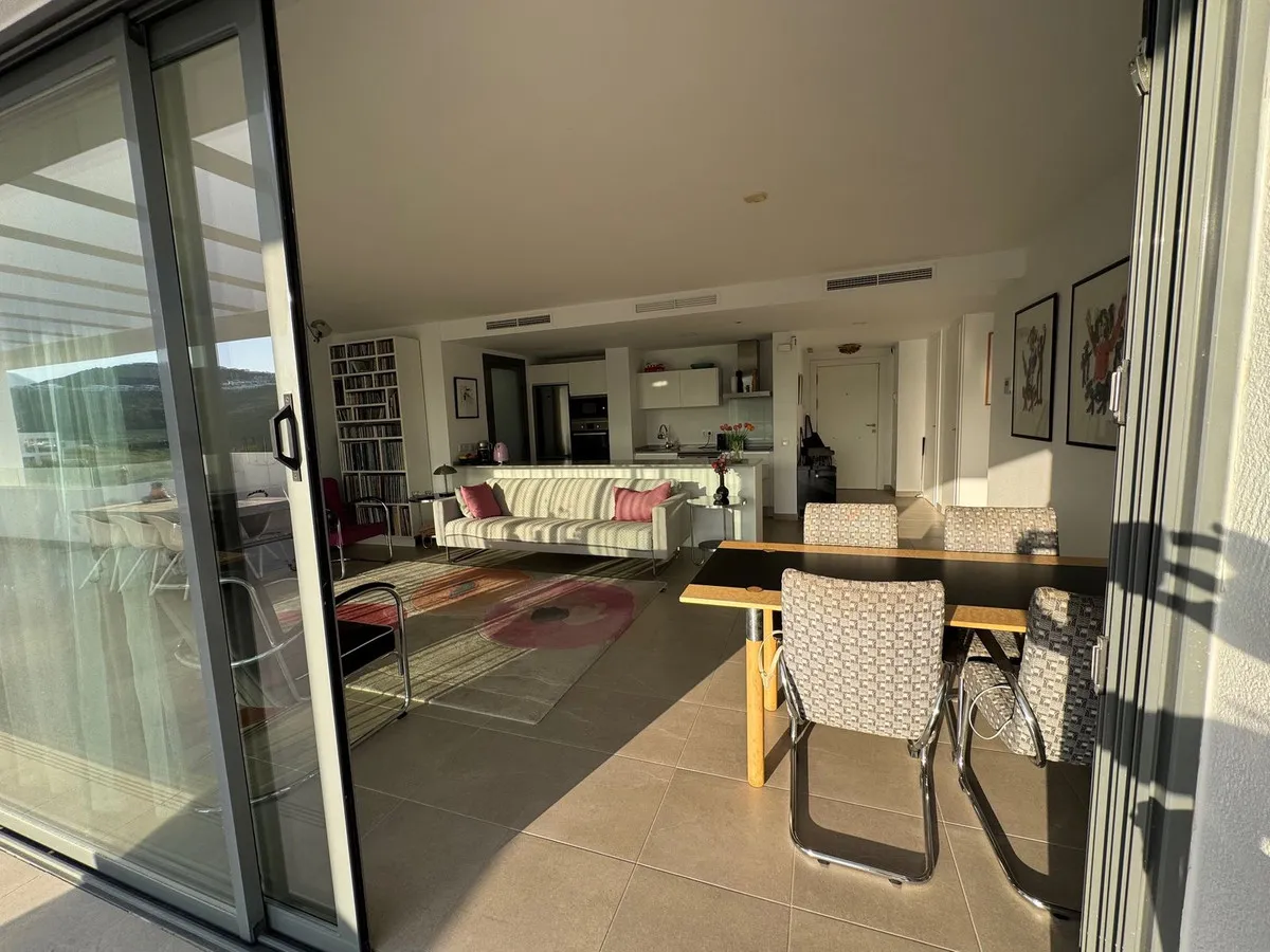 a9537a8b-1bb5-4d2f-948b-c80bdaa109e1