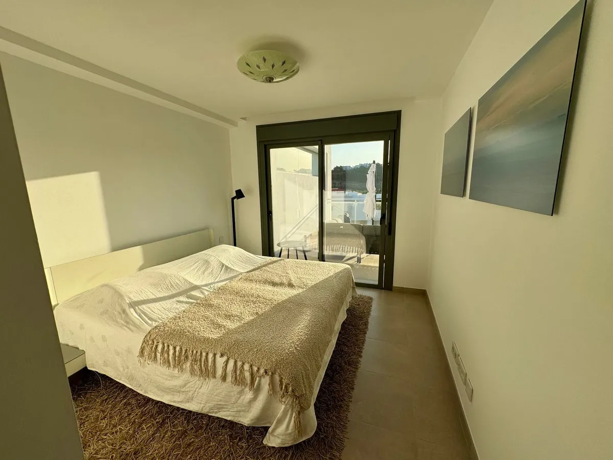 c1fc1c84-20cd-4040-97b6-4d93476abaac