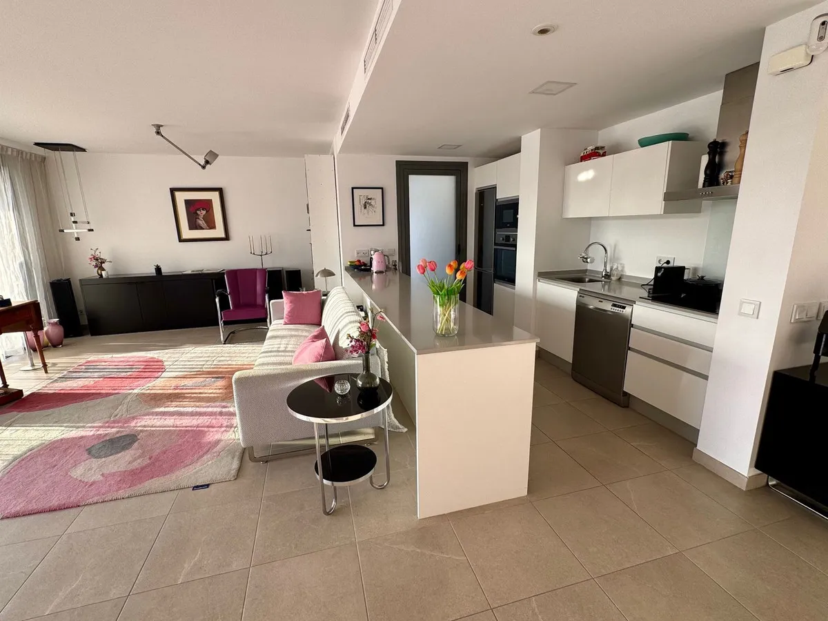 fe158793-8f3d-45aa-bd60-13e09009841f