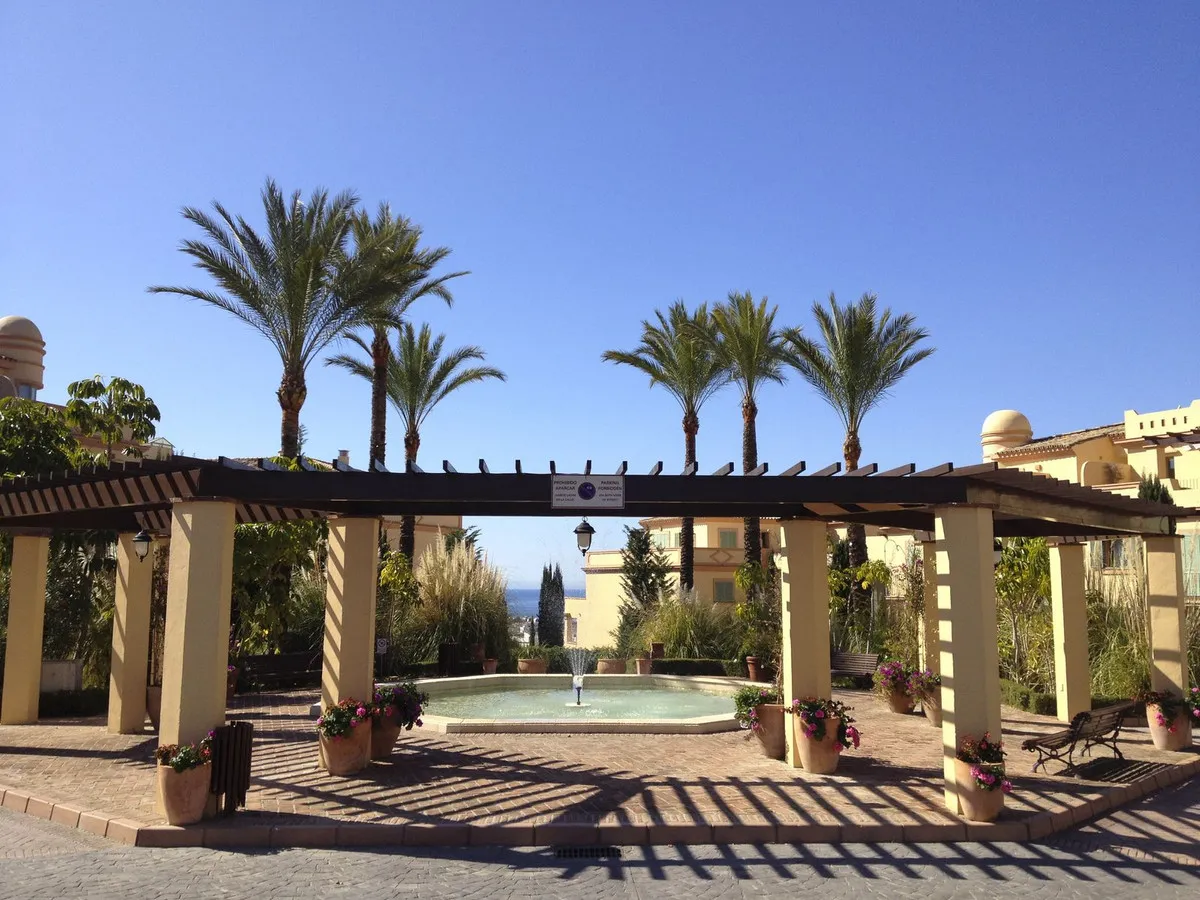 21726093-bfb4-403b-a2fe-51a0be3d132d