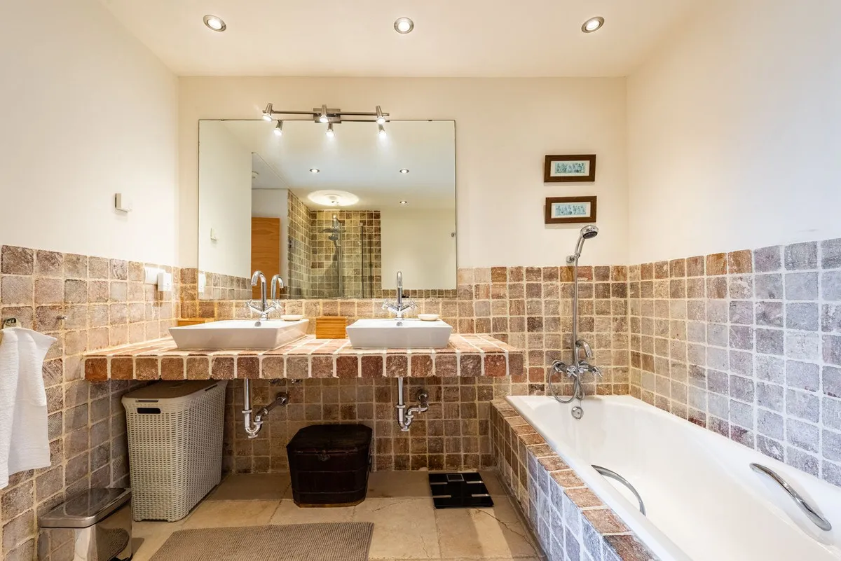 5821c0f0-a723-430c-be55-a36d75fe71ad