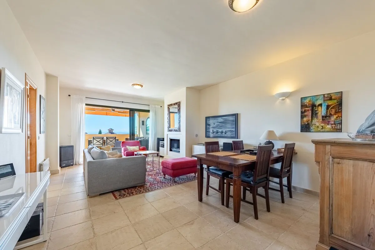 c6e2b47f-7e49-423a-a668-6c0876ca743e