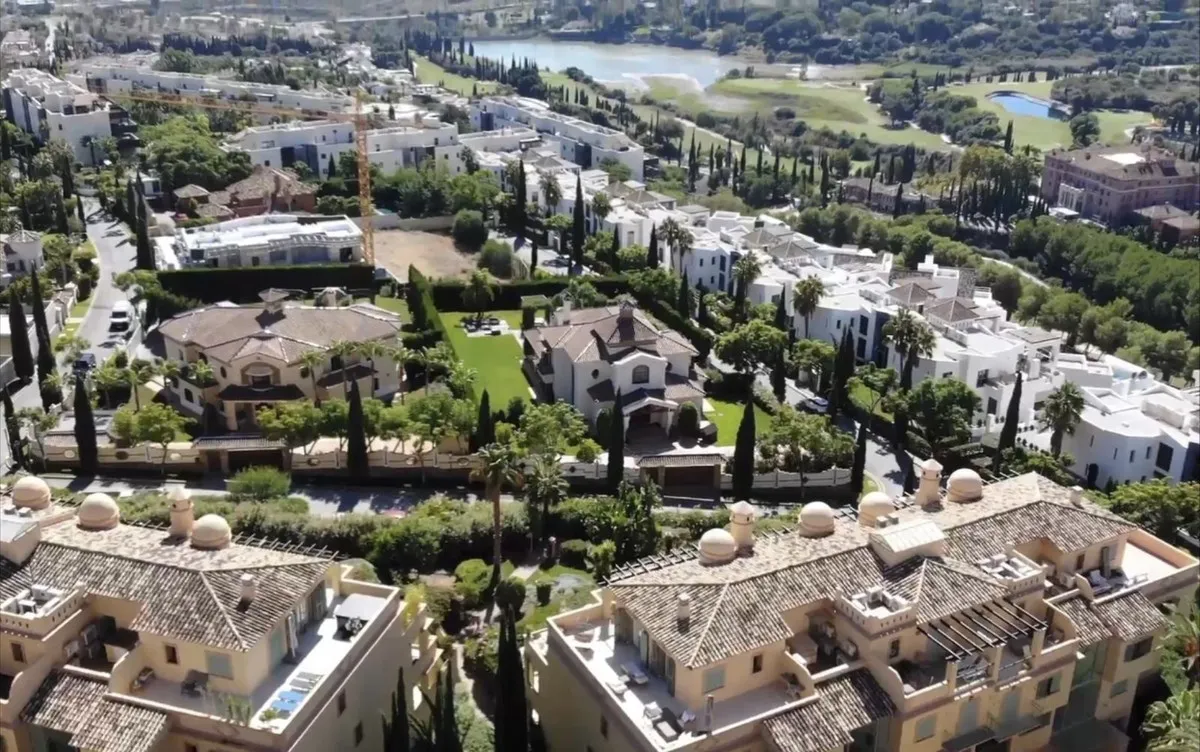 e7f4ff6d-6ad1-4aac-b8ab-1af85c15ecbb